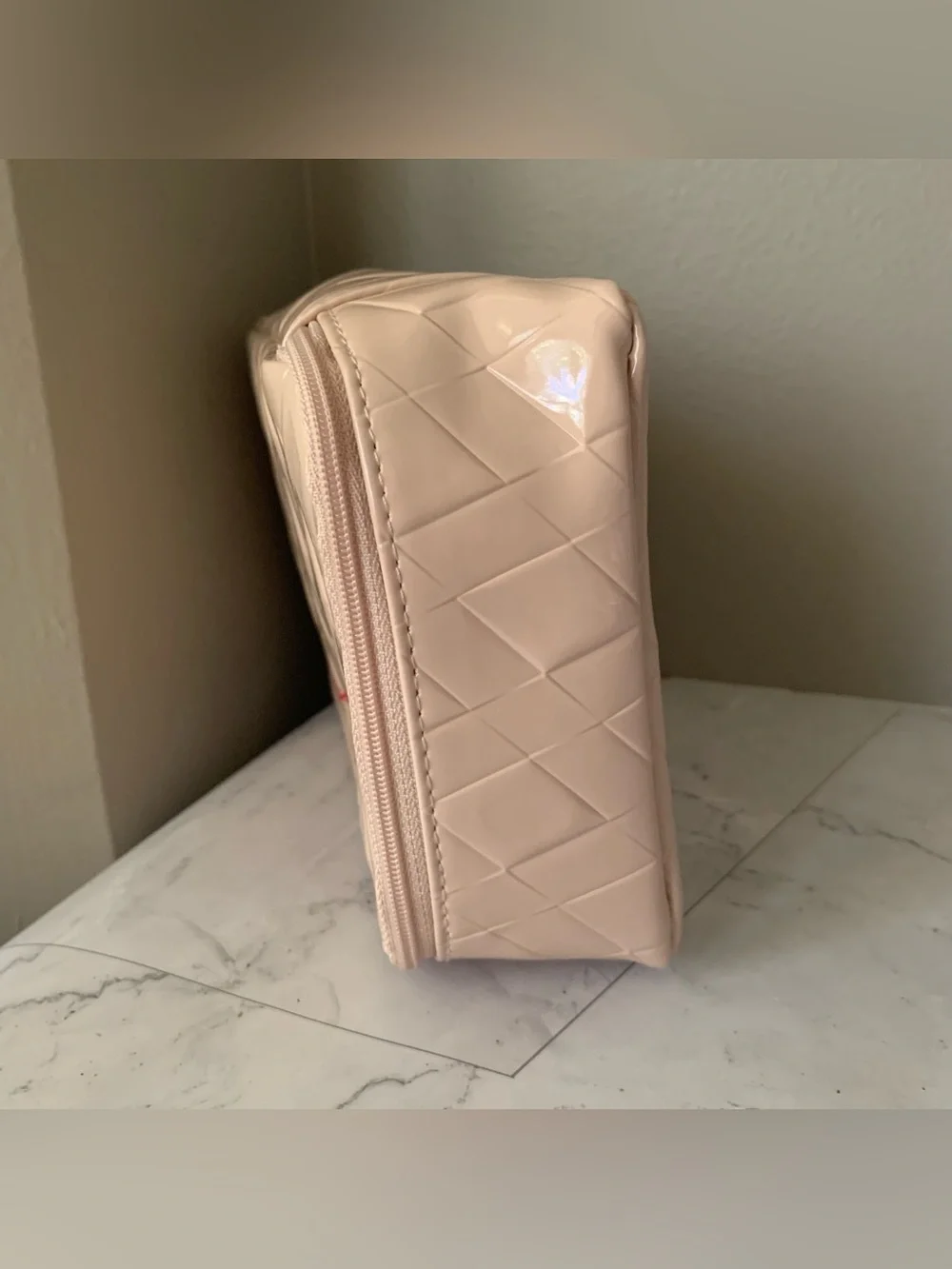 M·A·C Beige Quilted Plastic Makeup Bag with Zipper Cosmetic Case Organizer.